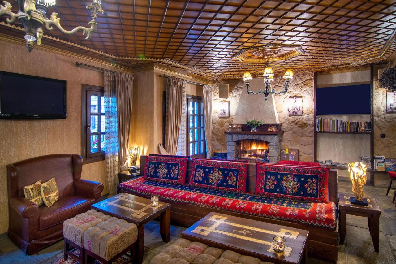 Hotel Kassaros Metsovo Exteriör bild