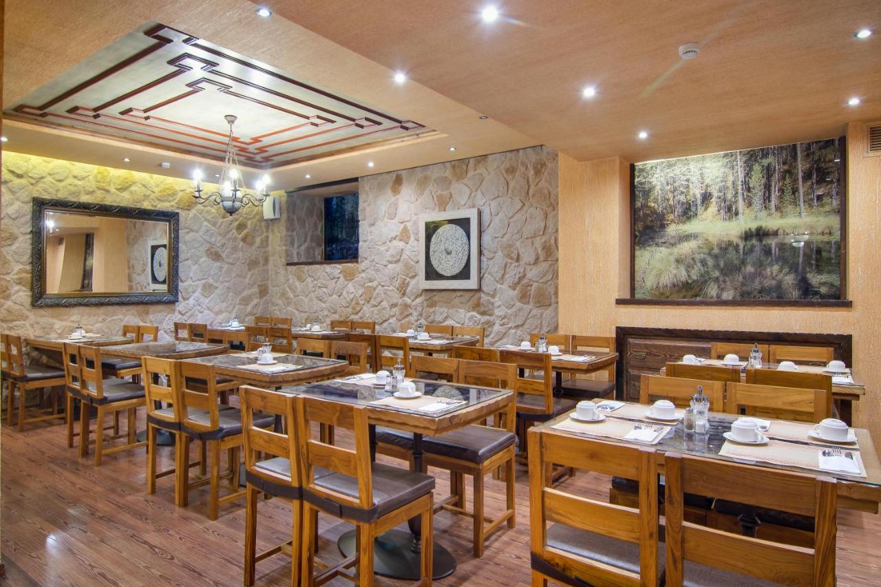 Hotel Kassaros Metsovo Exteriör bild